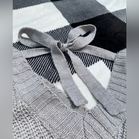 grey sweater - Picture 3 of 3